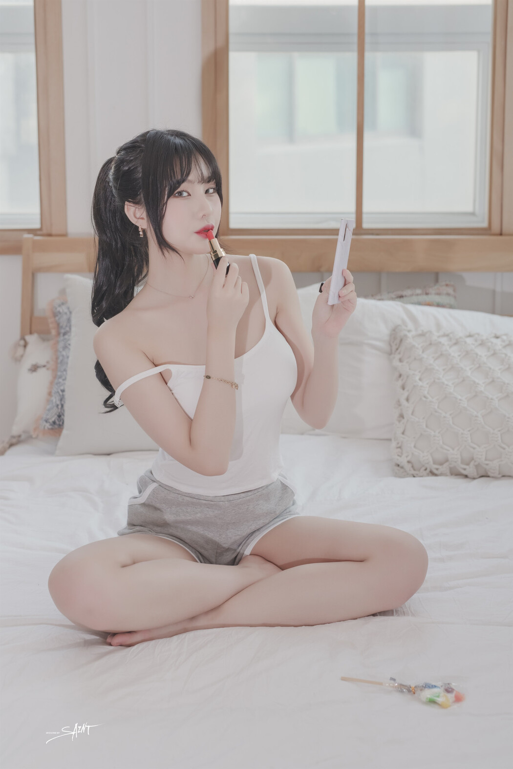 Yuna 유나, [SAINT Photolife] Love On Top