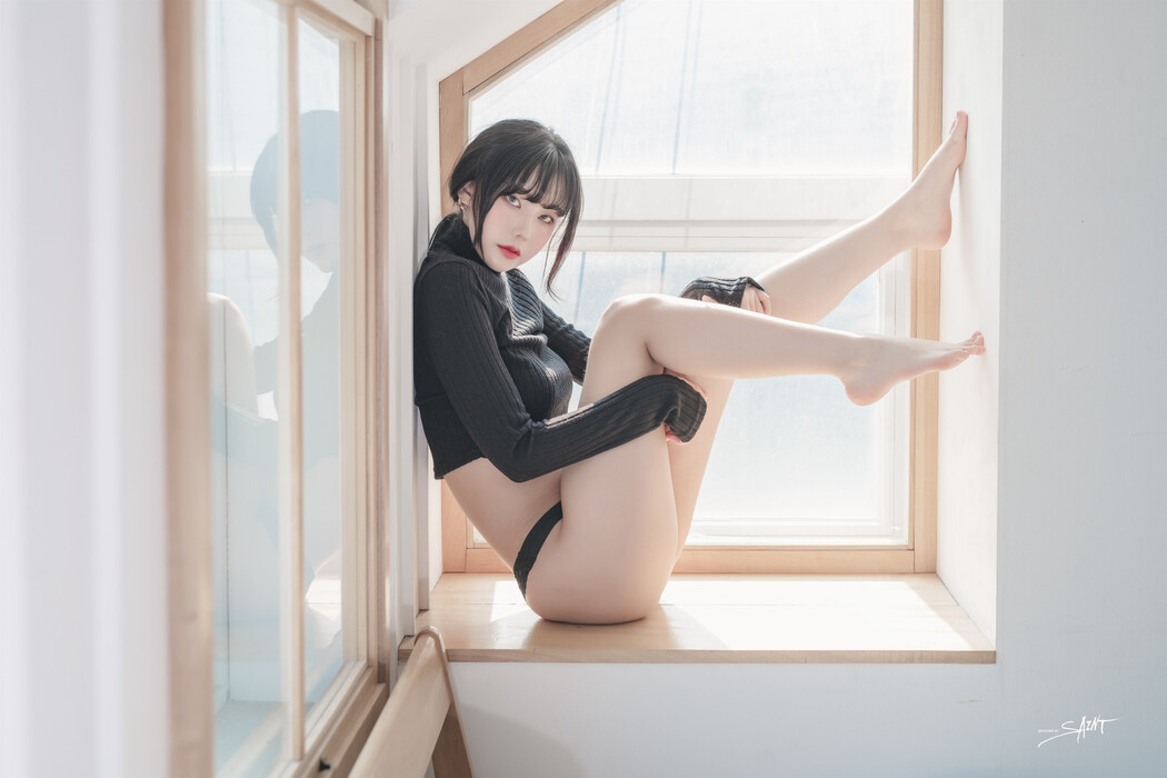 Yuna 유나, [SAINT Photolife] Love On Top