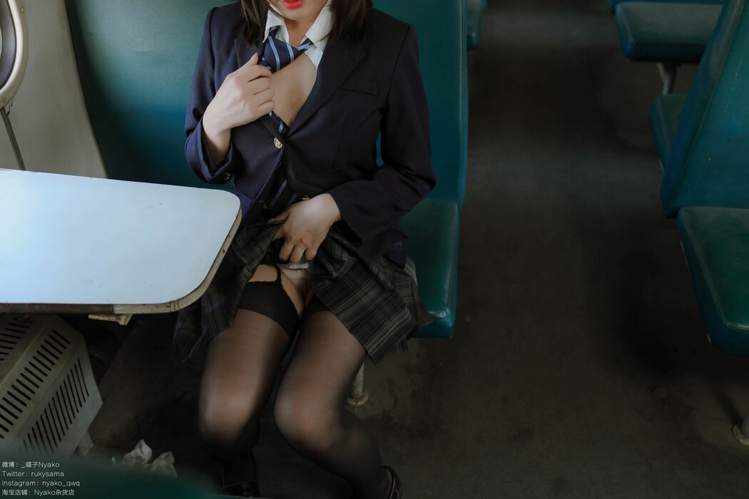 Cosplay Nyako喵子 火车JK制服