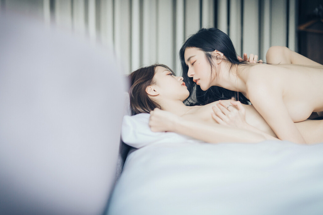 JVID精品 好色蘿莉妍妍X巨乳御姊辰辰❤️ 百合開發初體驗 Vol.01