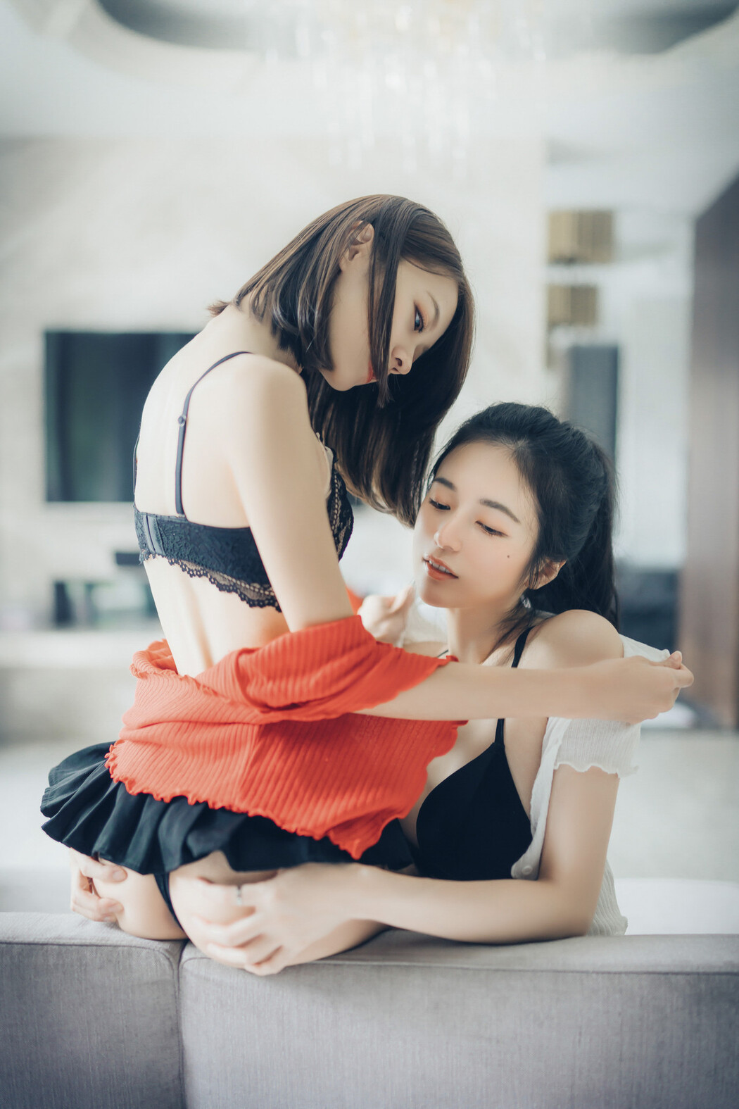 JVID精品 好色蘿莉妍妍X巨乳御姊辰辰❤️ 百合開發初體驗 Vol.01