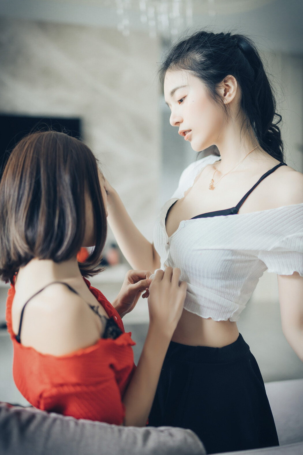 JVID精品 好色蘿莉妍妍X巨乳御姊辰辰❤️ 百合開發初體驗 Vol.01