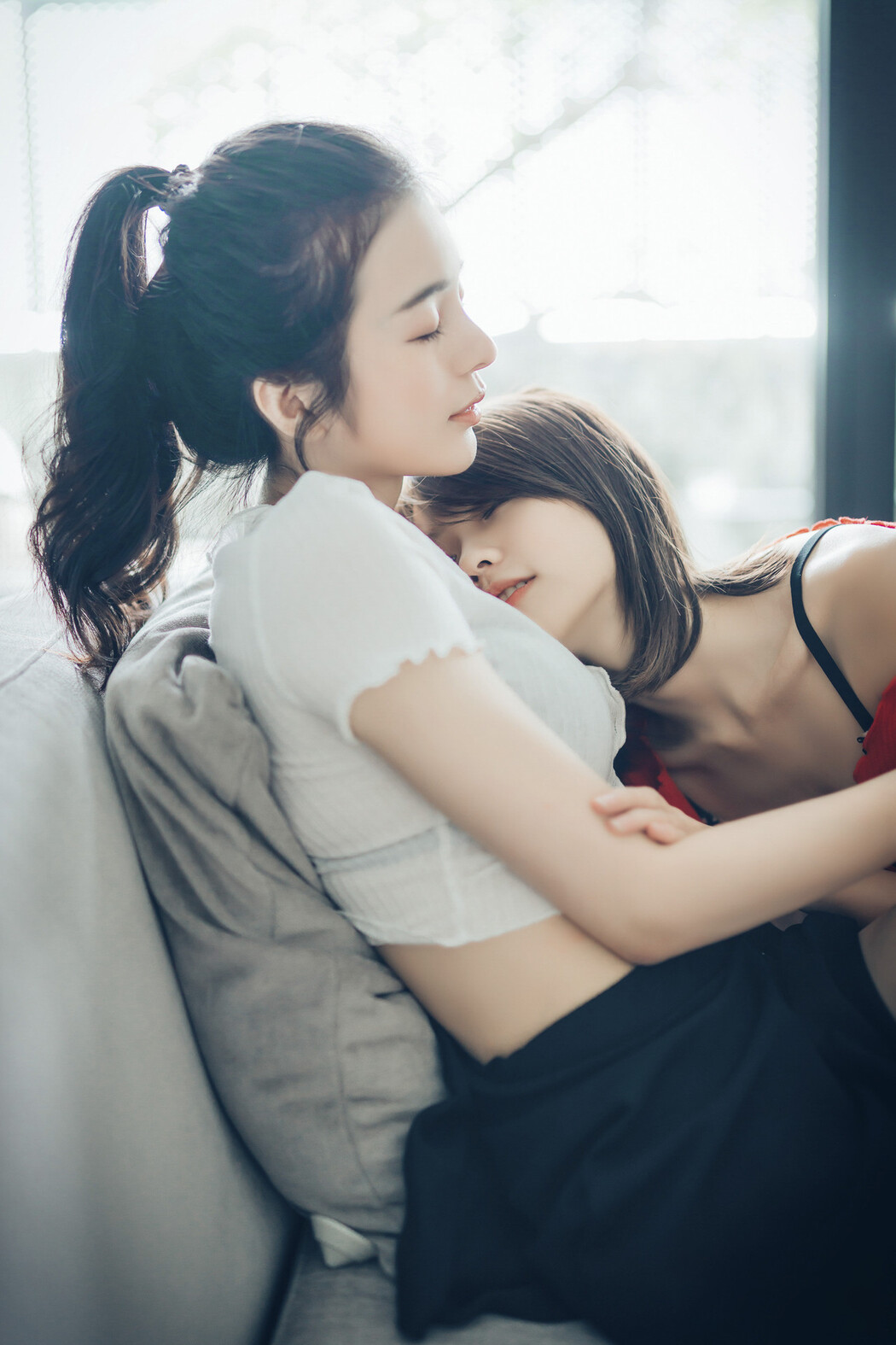 JVID精品 好色蘿莉妍妍X巨乳御姊辰辰❤️ 百合開發初體驗 Vol.01