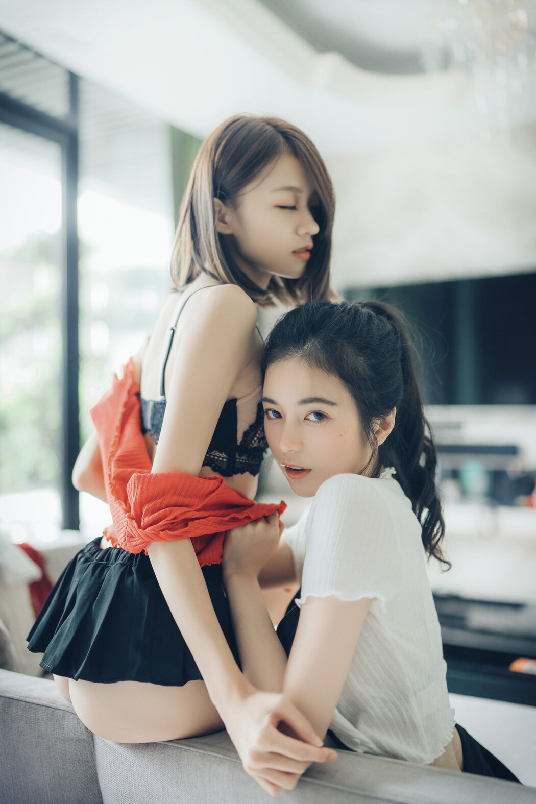 JVID精品 好色蘿莉妍妍X巨乳御姊辰辰❤️ 百合開發初體驗 Vol.01