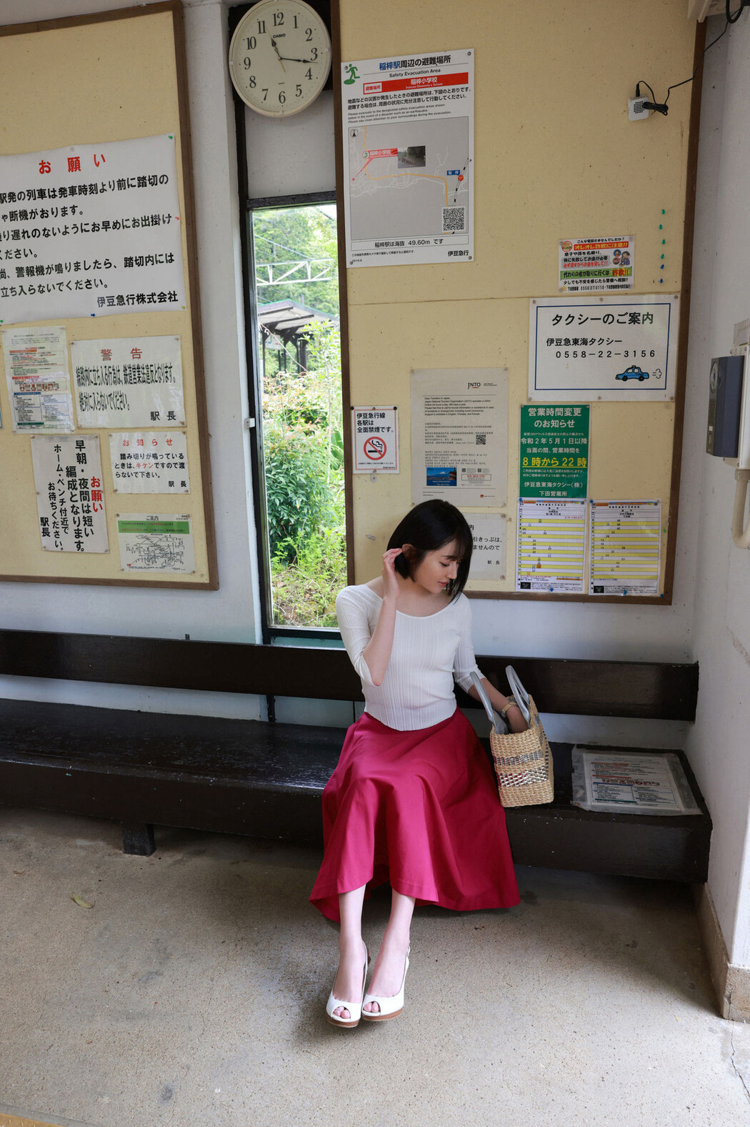 Manami Shindo 新藤まなみ, ＦＲＩＤＡＹデジタル写真集 「Ｑｕｅｅｎｓ オール未公開スペシャルＥｄｉｔｉｏｎ Vol.02」 Set.01 Cover Photo