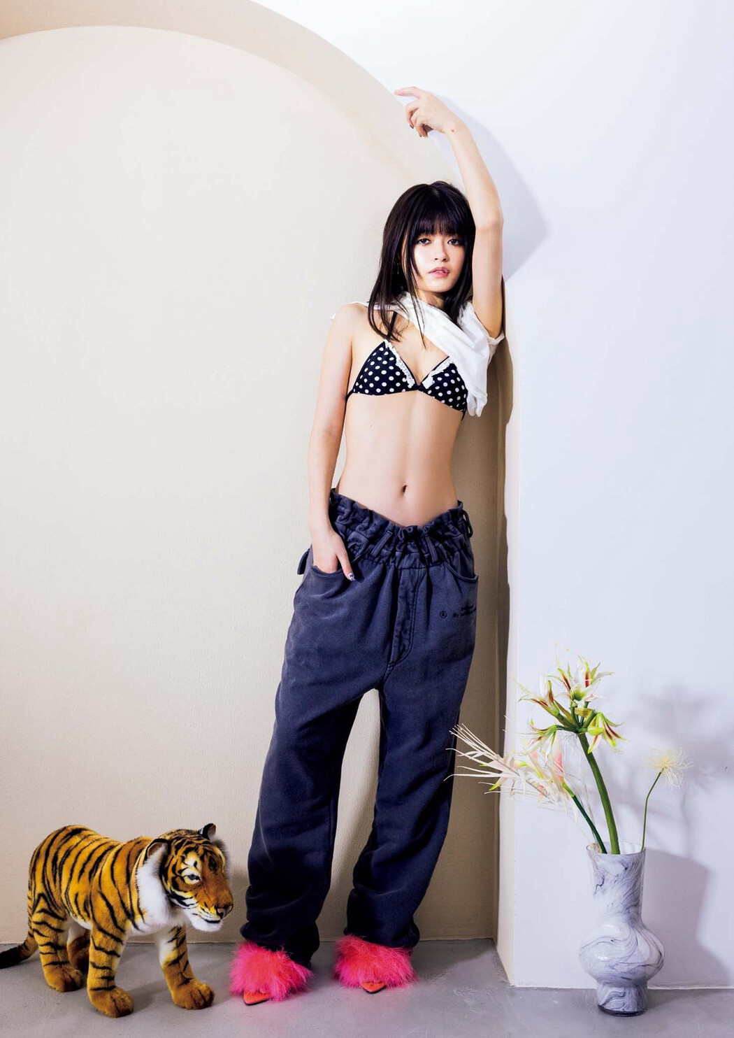 Hina Kagei 景井ひな, Big Comic Spirits 2023 No.06 (ビッグコミックスピリッツ 2023年6号)