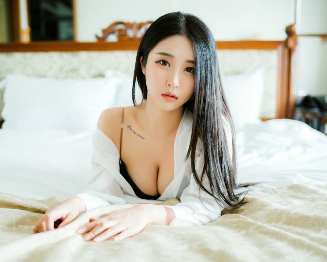 Jeong Bomi 정보미, [Moon Night Snap] Good Day Vol.01