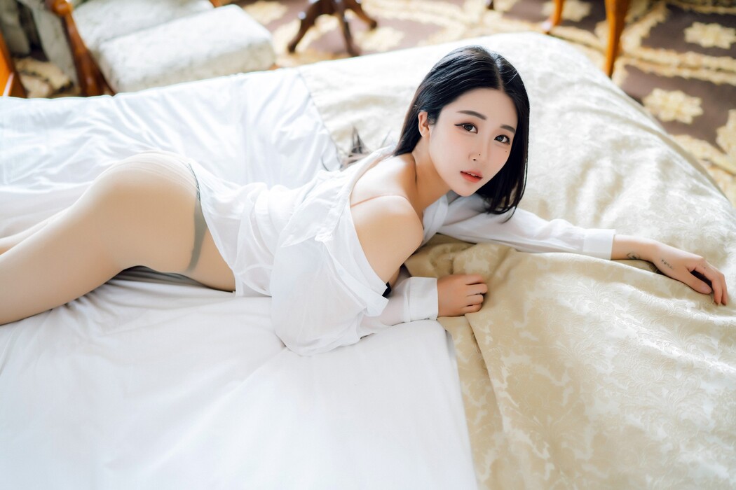 Jeong Bomi 정보미, [Moon Night Snap] Good Day Vol.01