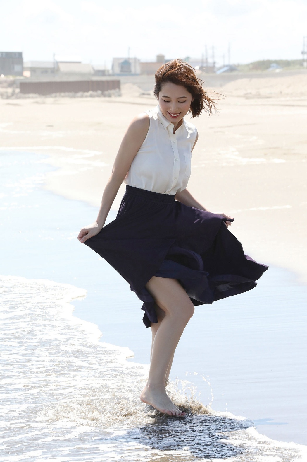 Misumi Shiochi 塩地美澄, ＦＲＩＤＡＹデジタル写真集 「日本一のフェロモン美女アナと官能トリップ」 Set.01