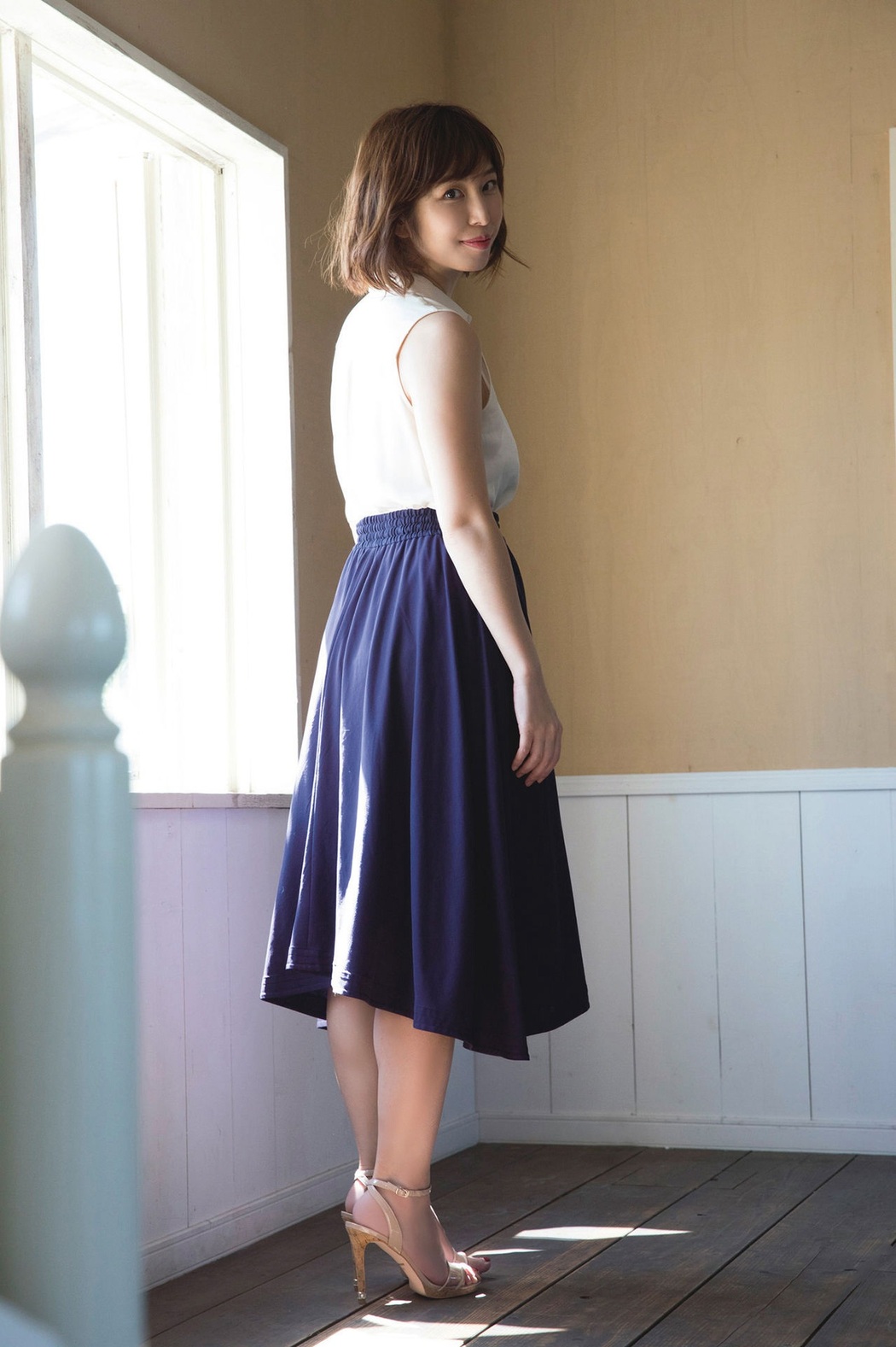 Misumi Shiochi 塩地美澄, ＦＲＩＤＡＹデジタル写真集 「日本一のフェロモン美女アナと官能トリップ」 Set.01