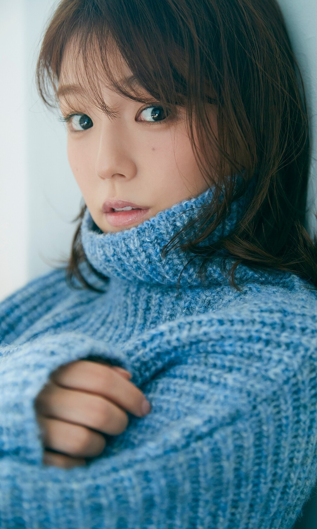 Ai Shinozaki 篠崎愛, デジタル限定 写真集 「冬肌」 Set.01 Cover Photo