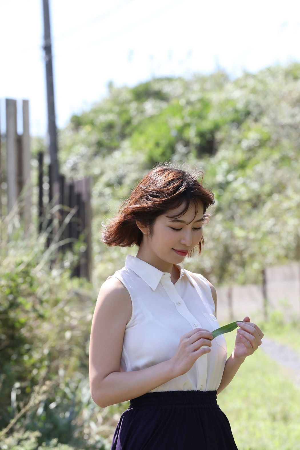 Misumi Shiochi 塩地美澄, ＦＲＩＤＡＹデジタル写真集 「日本一のフェロモン美女アナと官能トリップ」 Set.01