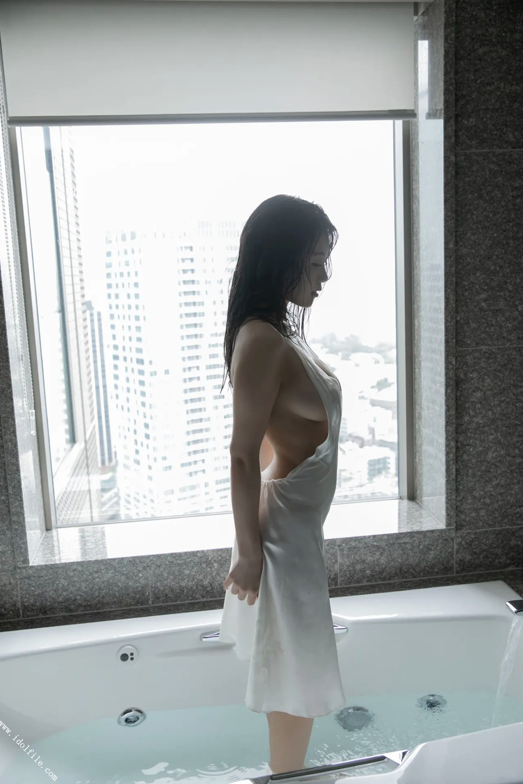 HARUKA バズーカ, ＦＲＩＤＡＹデジタル写真集 「最高級のカラダ、乱れる。ｖｏｌ．１」 Set.02