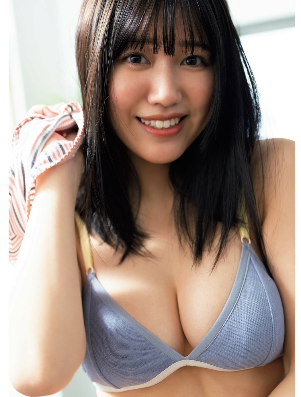 Karen Izumi 和泉芳怜, FLASH 2023.02.21 (フラッシュ 2023年2月21日号)