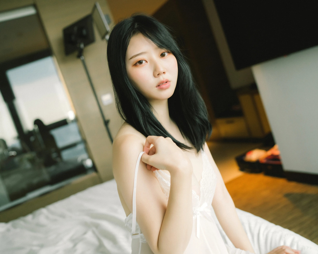 Myua 뮤아, [Moon Night Snap] Early Afternoon