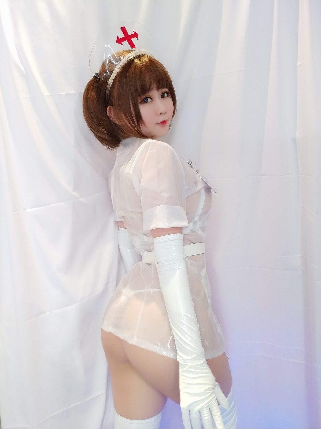 Coser@蜜桃少女是依酱呀 – 专属护士