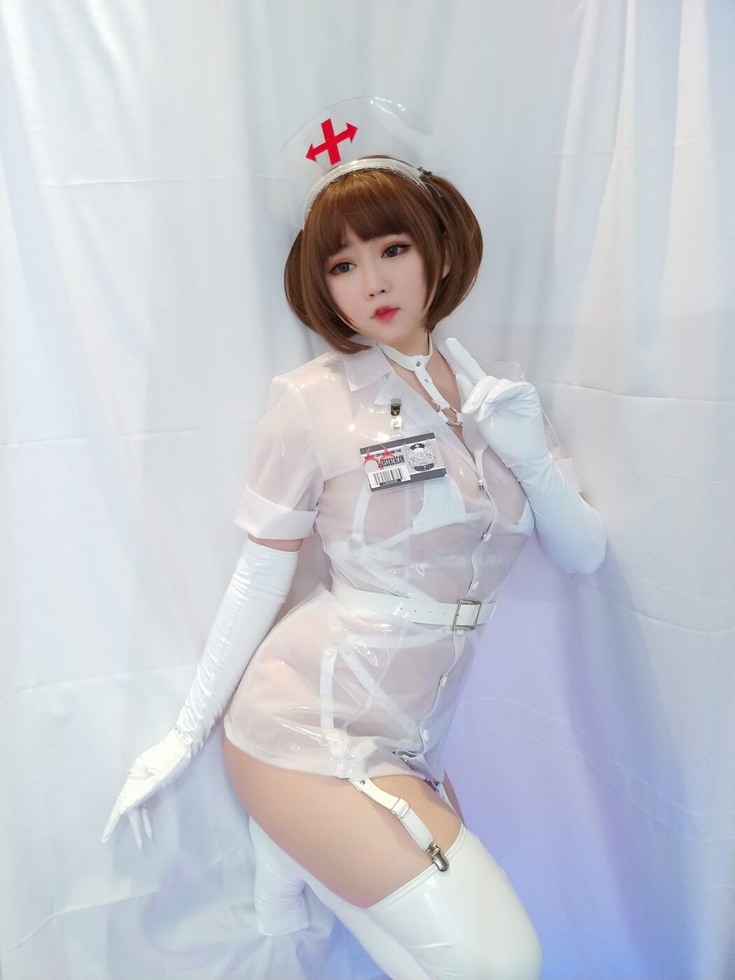 Coser@蜜桃少女是依酱呀 – 专属护士