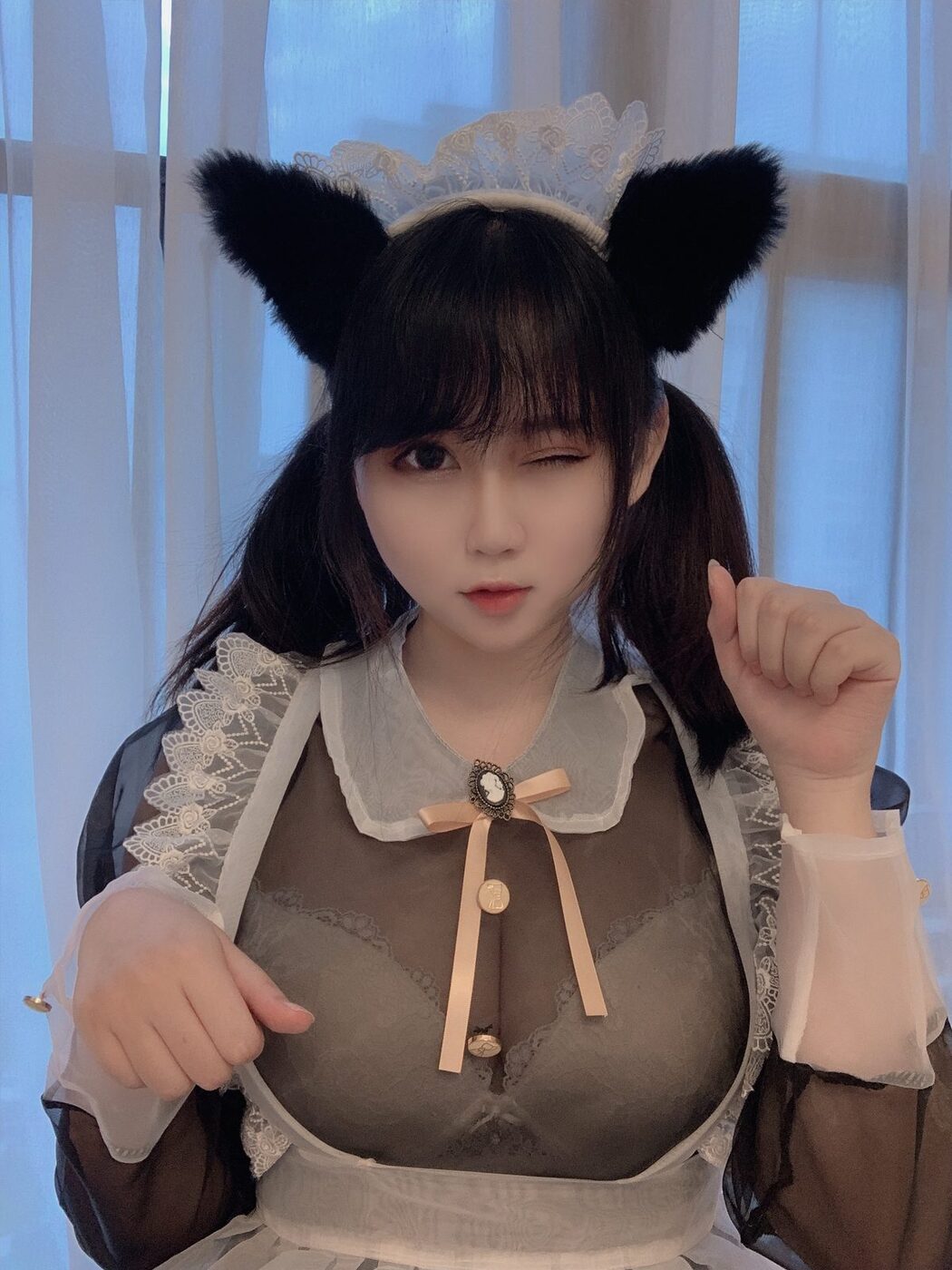 Coser@蜜桃少女是依酱呀 – 黑丝女仆