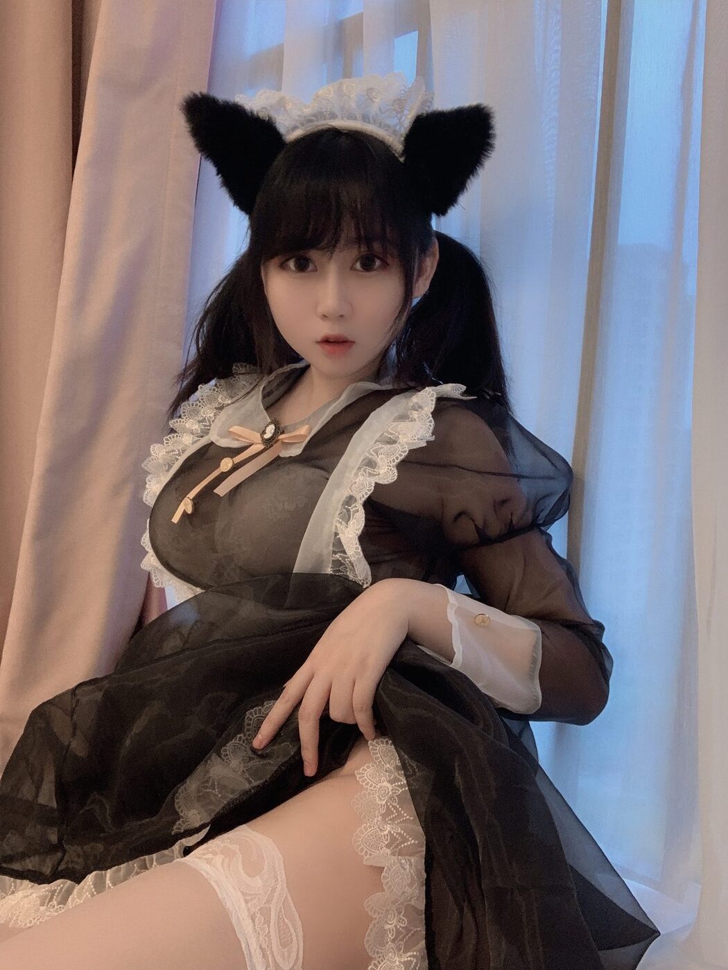 Coser@蜜桃少女是依酱呀 – 黑丝女仆