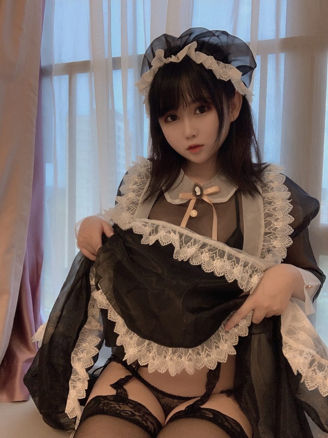 Coser@蜜桃少女是依酱呀 – 黑丝女仆