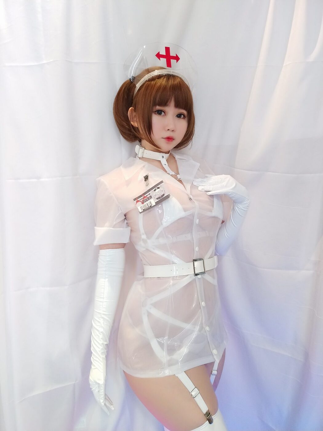 Coser@蜜桃少女是依酱呀 – 专属护士