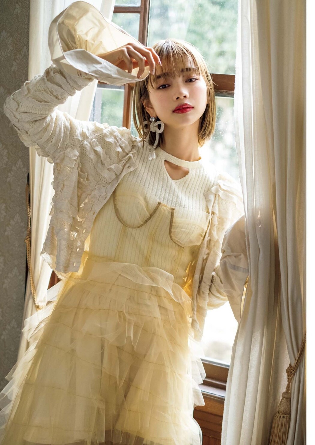 Ai Mikami 見上愛, Big Comic Spirits 2023 No.13 (ビッグコミックスピリッツ 2023年13号)