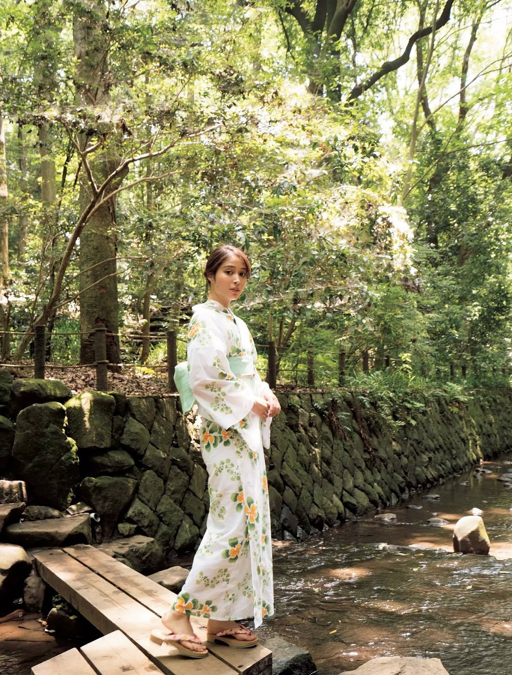 Alice Hirose 広瀬アリス, Suzu Hirose 広瀬すず, FLASH 2019.12.10 (フラッシュ 2019年12月10日号)
