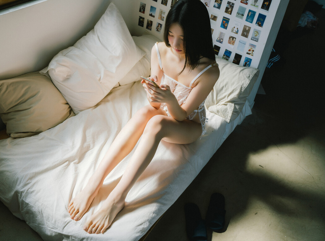 Yeon Woo 연우, [Moon Night Snap] Like the first time Vol.1 – Set.02 Cover Photo