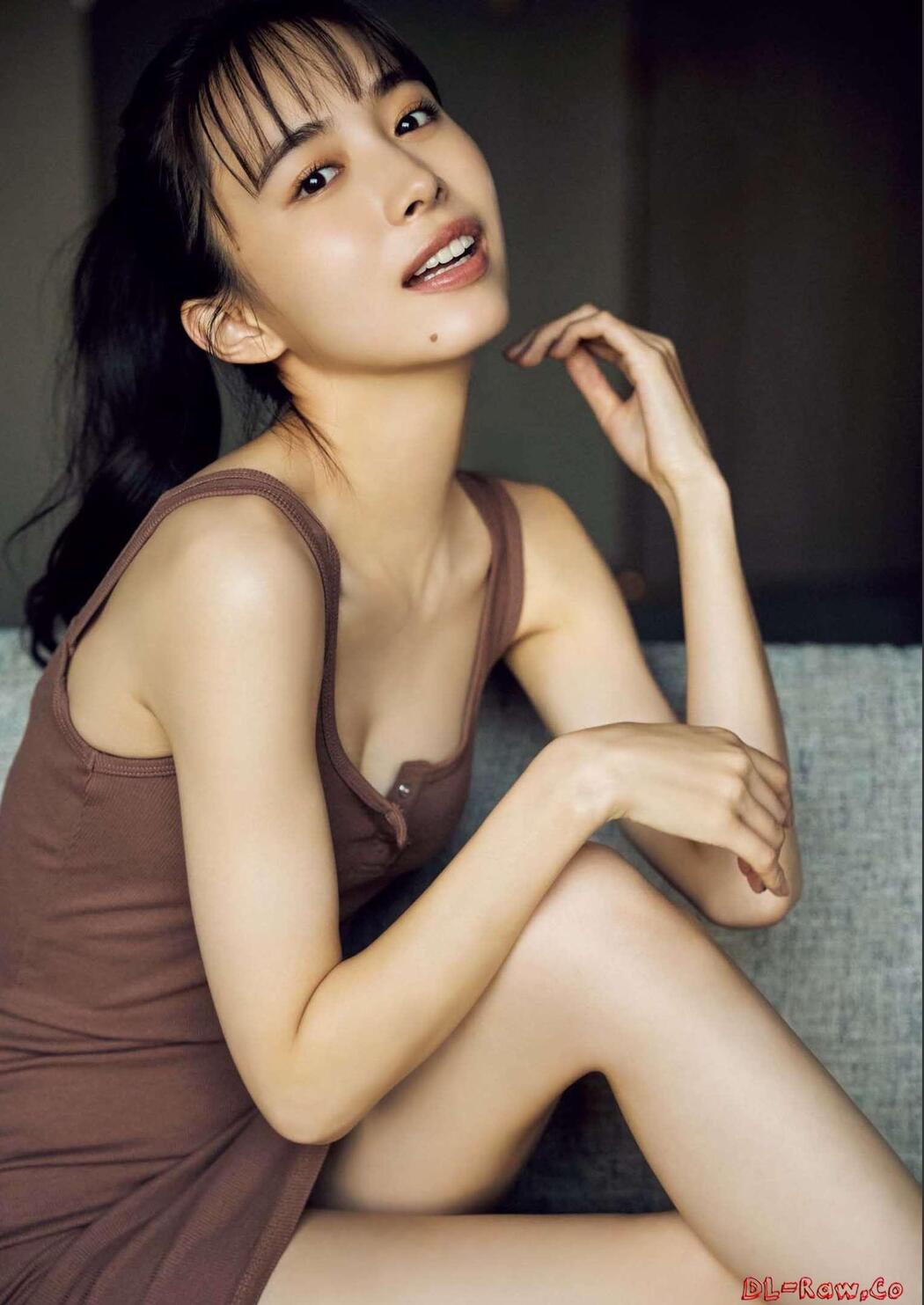 Hiroe Igeta 井桁弘恵, Big Comic Spirits 2023 No.14 (ビッグコミックスピリッツ 2023年14号)