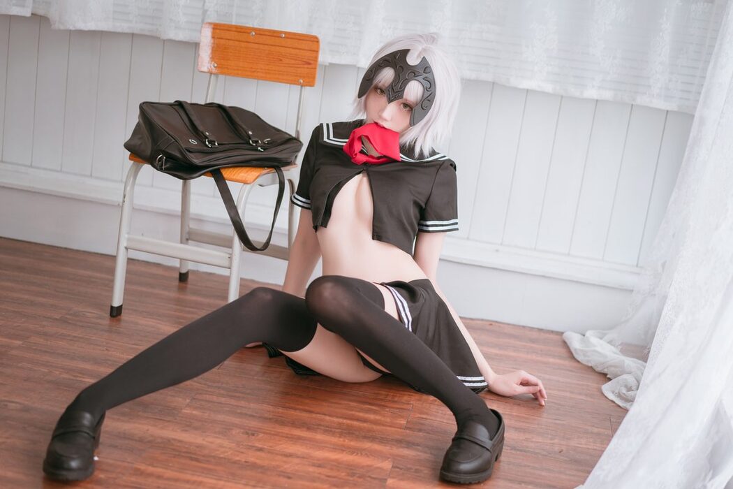 Coser@瓜希酱 – 黑贞德 校服