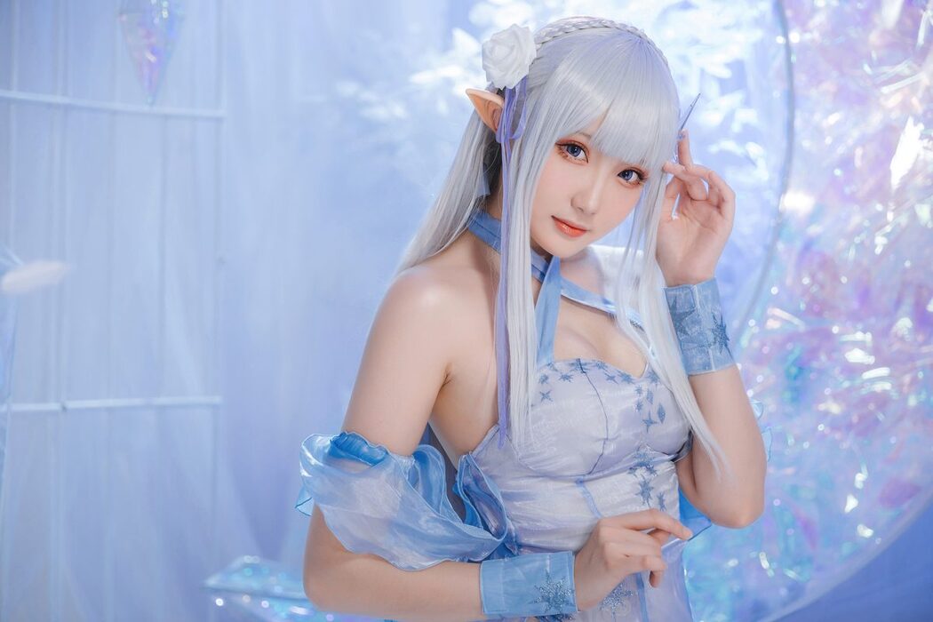 Coser@瓜希酱 – 爱蜜莉雅 水晶礼服