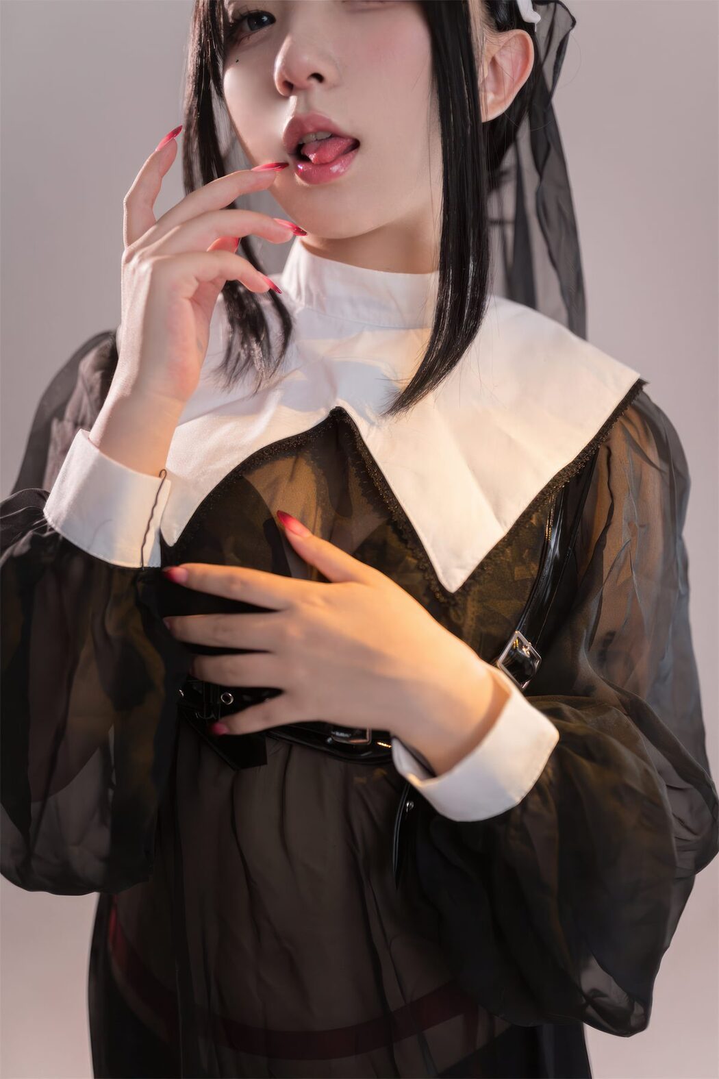 Coser@花铃 – 修女的忏悔室