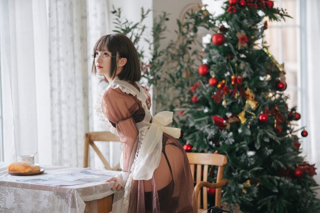 Coser@花铃 – 透明女仆