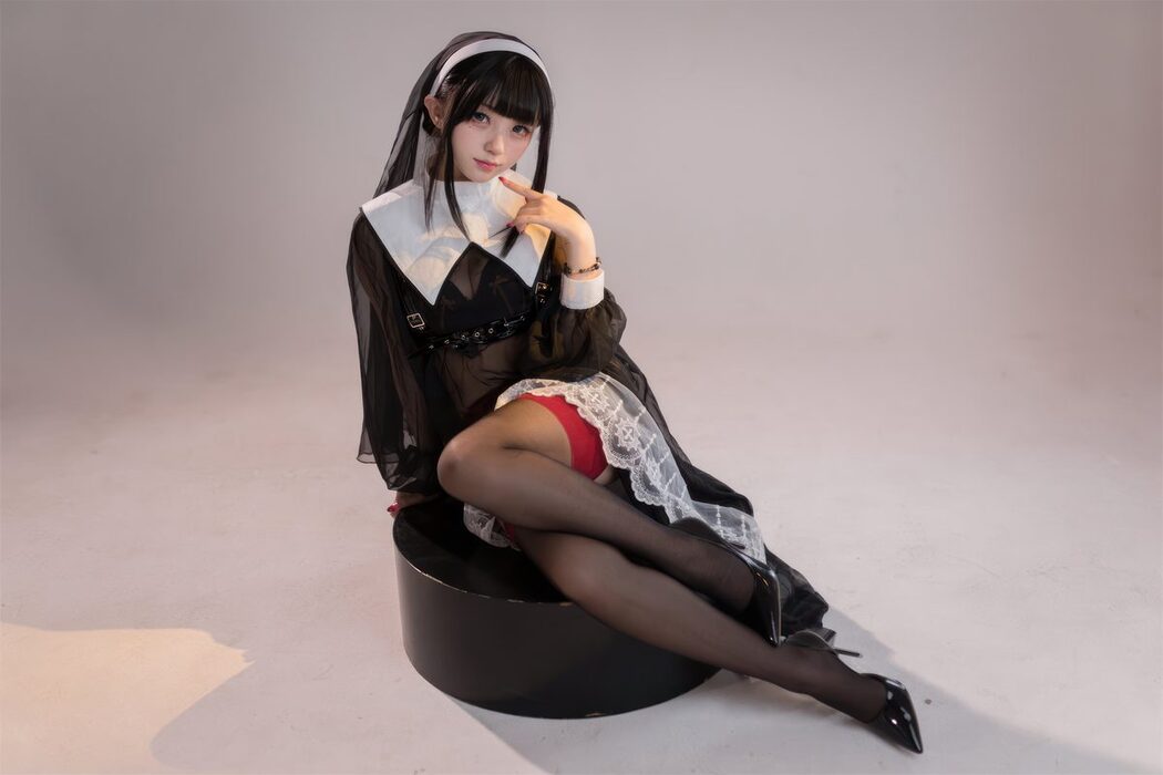 Coser@花铃 – 修女的忏悔室