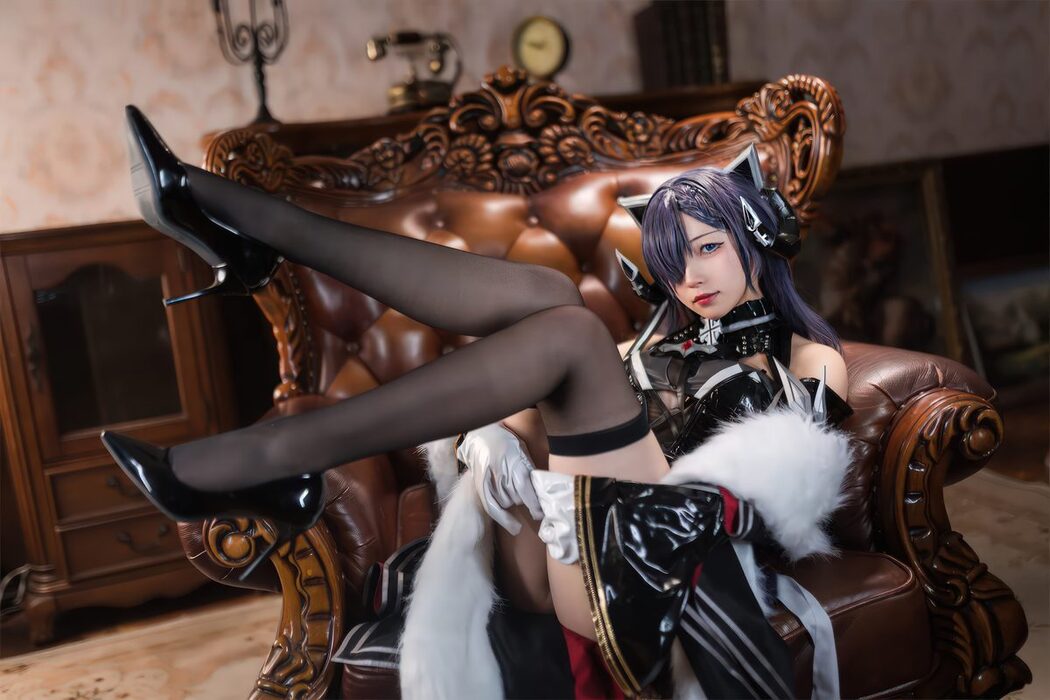 Coser@花铃 – 碧蓝航线-奥古斯特铁血猫猫