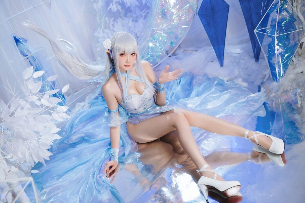 Coser@瓜希酱 – 爱蜜莉雅 水晶礼服