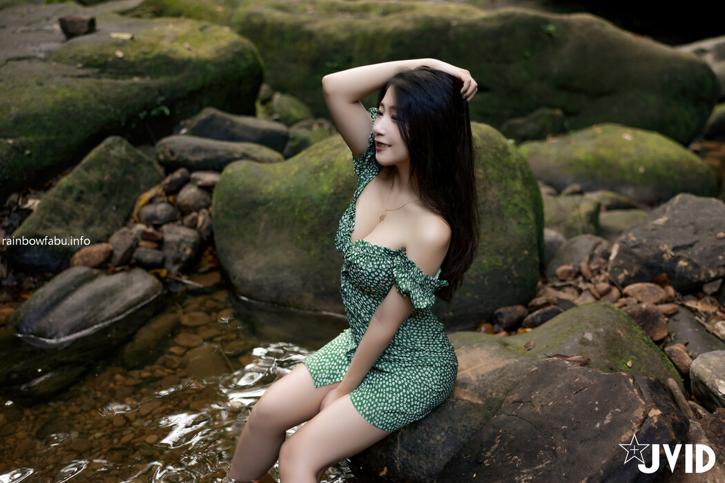 JVID精品 肉包-山谷里小溪边 Vol.02 Cover Photo