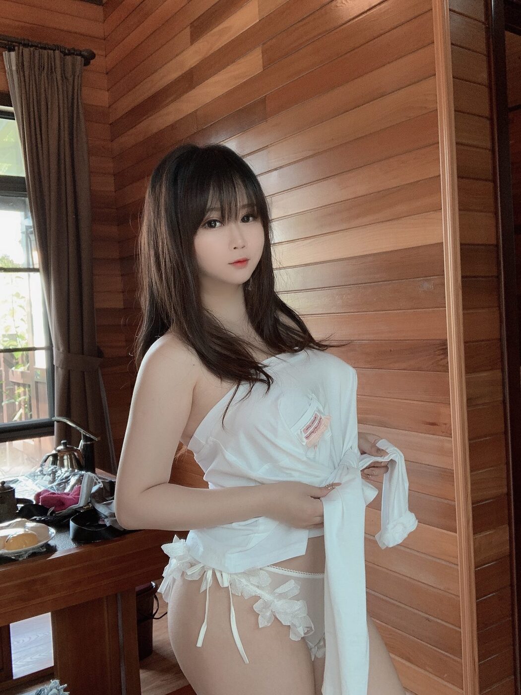 Coser@蜜桃少女是依酱呀 – 夏日