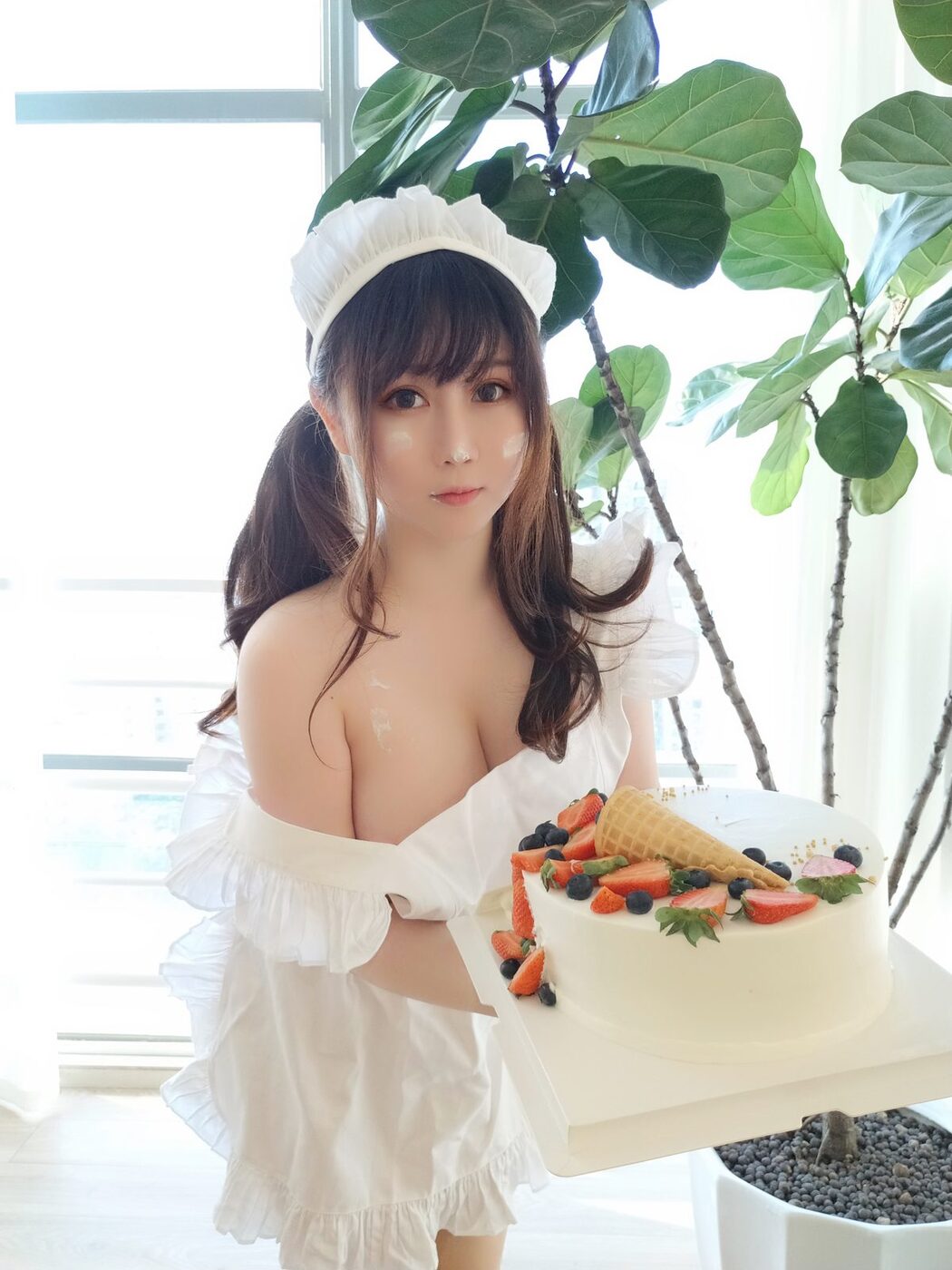 Coser@蜜桃少女是依酱呀 – 小厨娘