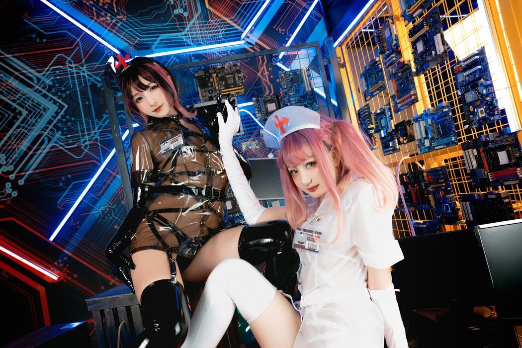 Coser@神楽坂真冬 Vol.057 绝对企画-透明黑白护士双人 無色哲学 A