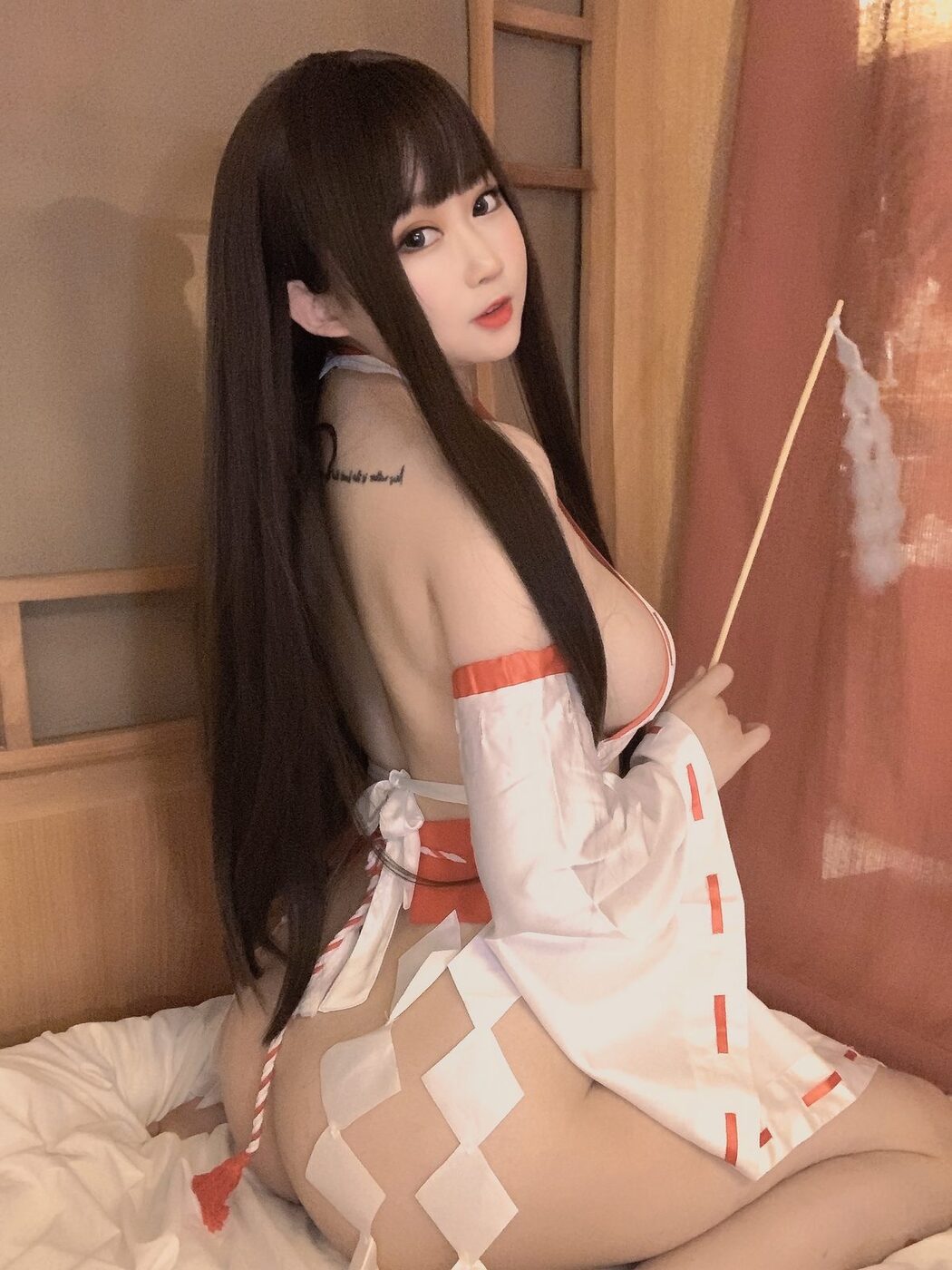 Coser@蜜桃少女是依酱呀 – 女巫