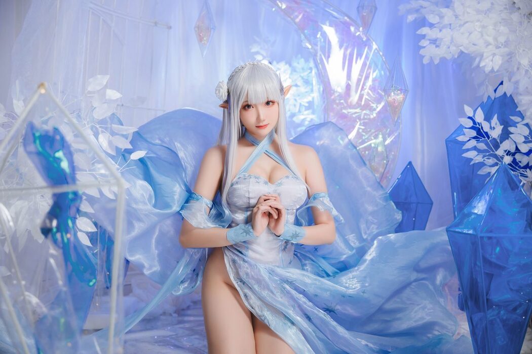 Coser@瓜希酱 – 爱蜜莉雅 水晶礼服