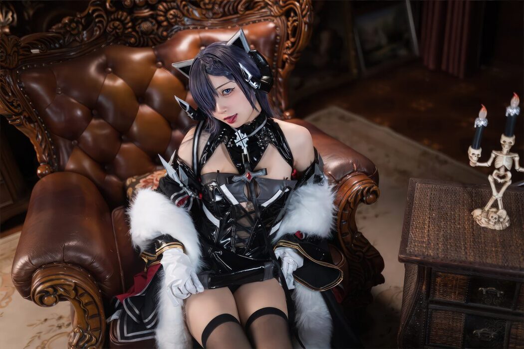 Coser@花铃 – 碧蓝航线-奥古斯特铁血猫猫