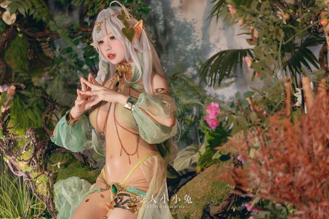 Coser@黏黏团子兔 – 被遗忘的大慈树王