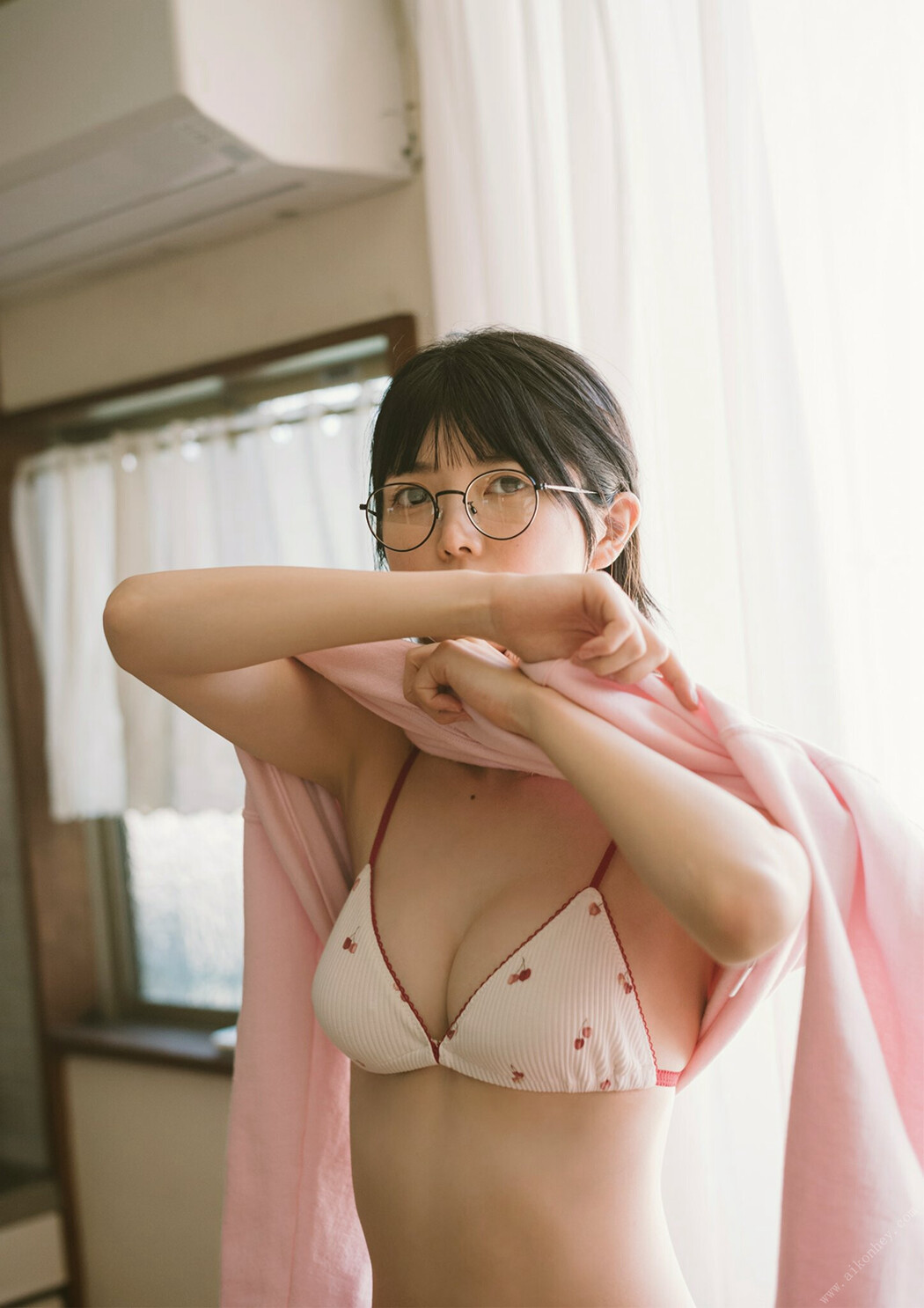 Azusa Onodera 小野寺梓, BUBKAデジタル写真集 「Color of Life」 Set.02
