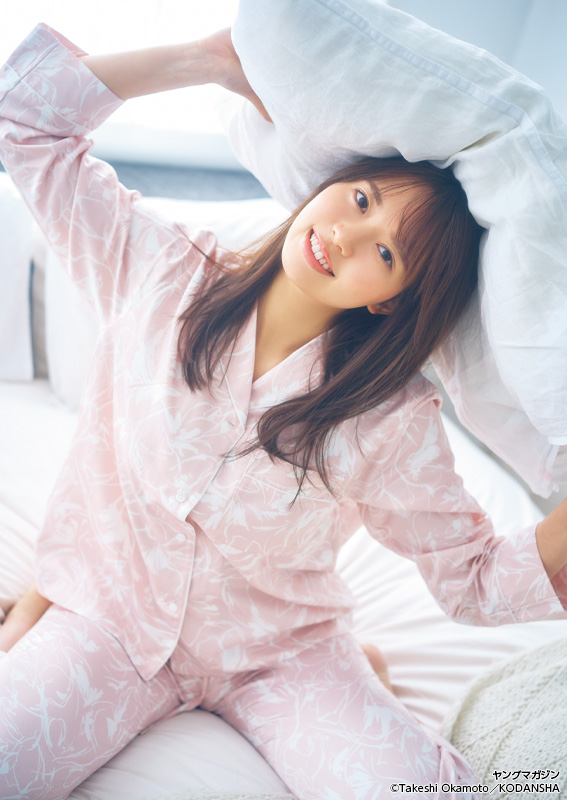 Hina Shinkawa 新川日菜, Young Magazine 2023 No.17 (ヤングマガジン 2023年17号)