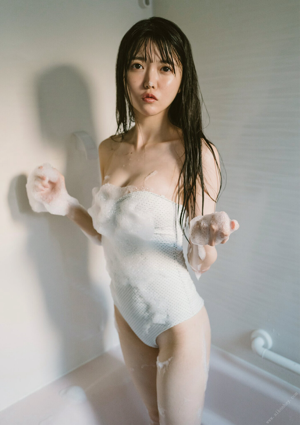 Azusa Onodera 小野寺梓, BUBKAデジタル写真集 「Color of Life」 Set.01