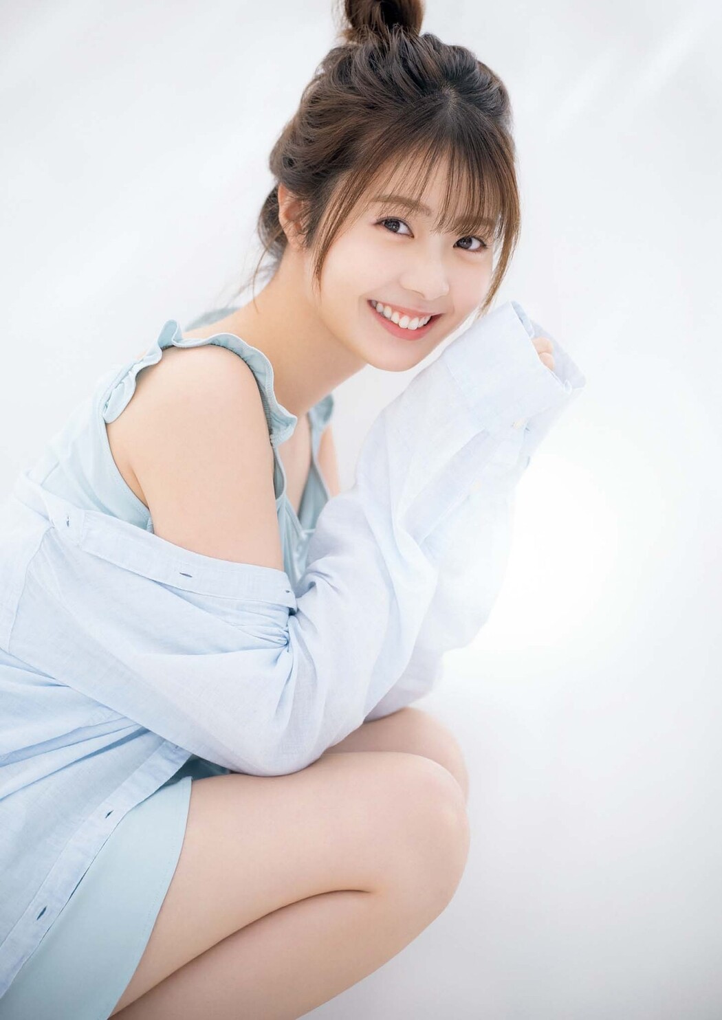 Yuna Hoshino 星乃夢奈, Big Comic Spirits 2023 No.17 (ビッグコミックスピリッツ 2023年17号)