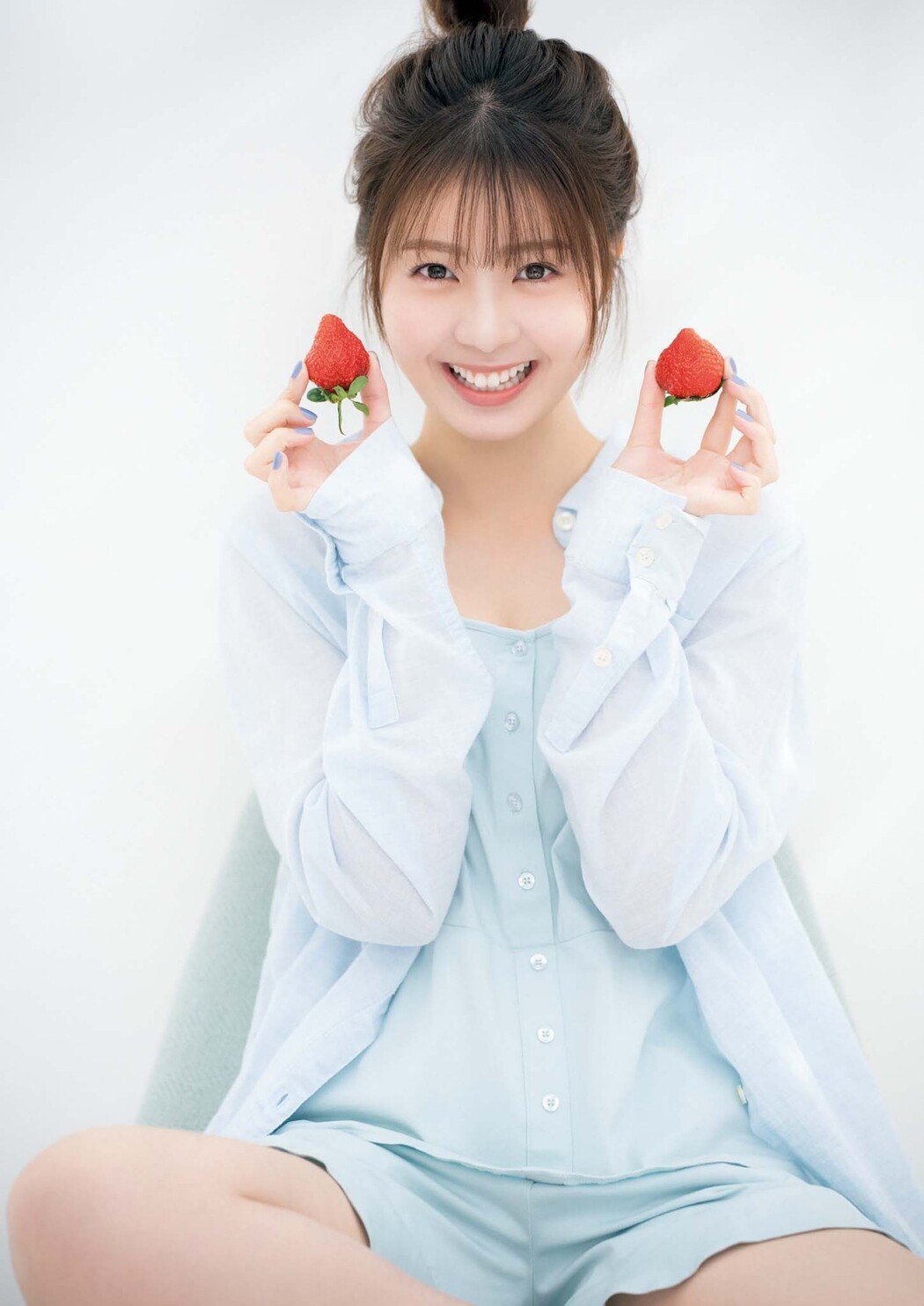 Yuna Hoshino 星乃夢奈, Big Comic Spirits 2023 No.17 (ビッグコミックスピリッツ 2023年17号)