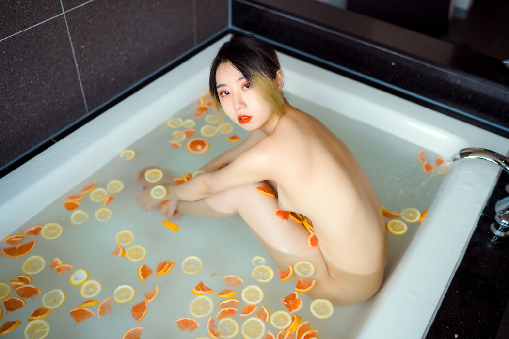 Dame 담, [Moon Night Snap] It Thickens Vol.2 – Set.02